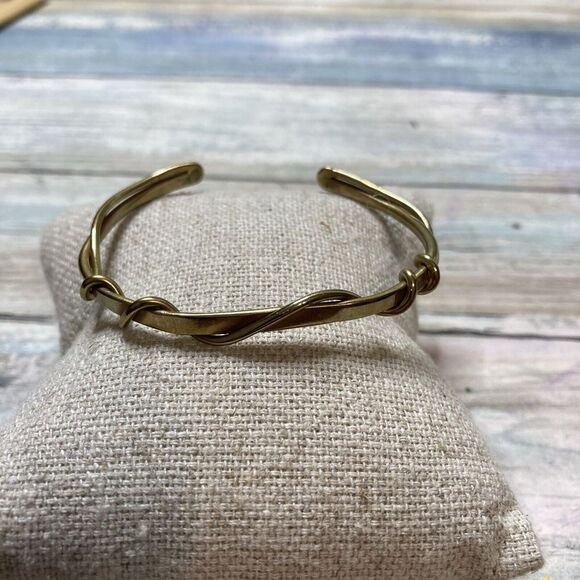 Twisted‎ Gold Tone Cuff Bracelet Minimalist unbranded - Picture 1 of 7